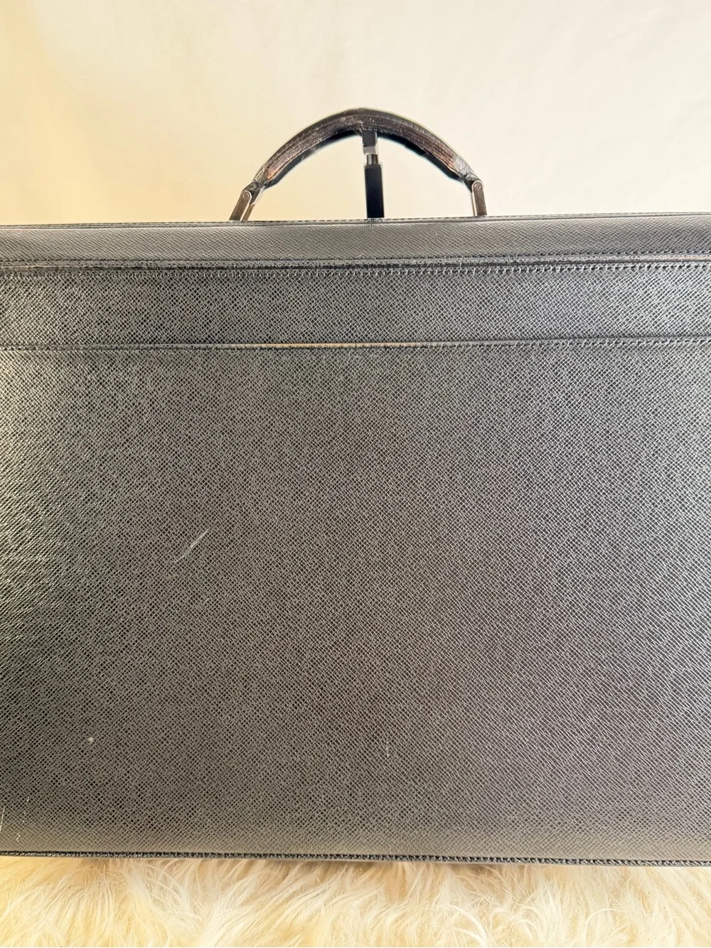 Louis Vuitton Taiga President Classeur Briefcase Black